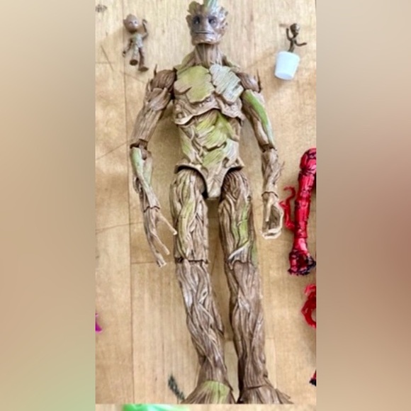 Marvel Legends Groot toys - Picture 2 of 3